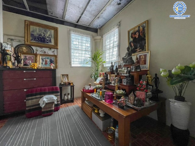 *****บ้านเดี่ยวมือสองย่านปทุมธานี ม.กฤษดานคร19 พหลโยธิน เนื้อที่กว้างขวางมากถึง 163 ตร.ว. ฟังก์ชัน 4 ห้องนอน 3 ห้องน้ำ ที่จอดรถ 2 คัน พร้อมเข้าอยู่ พื้นที่กว้างขวาง บนทำเลเดินทางสะดวก ใกล้รถไฟฟ้าสายสีแดง "สถานีฟิวเจอร์พาร์ค รังสิต" และทางด่วน "รังสิต"